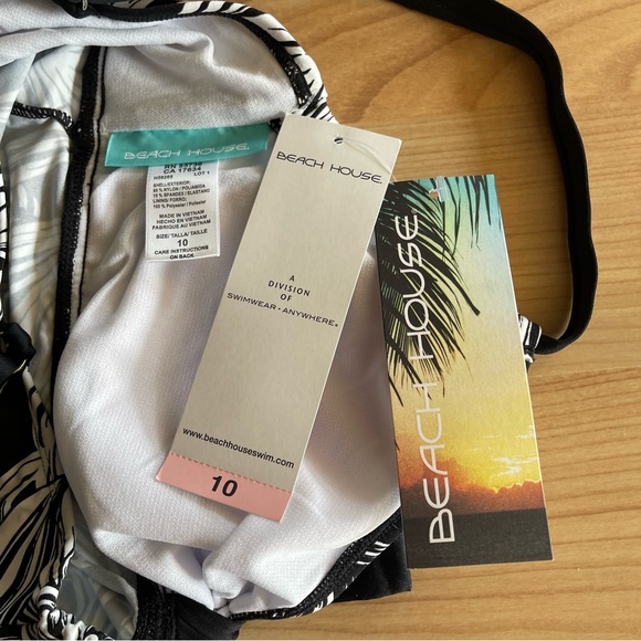 Beach House Adjustable Neckline Tankini Top, Size 10 - Picture 4 of 14